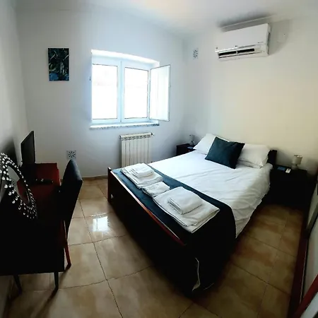 With Stunning Lagoon Views Вилла Nadadouro