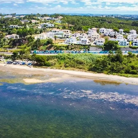 With Stunning Lagoon Views Вилла *